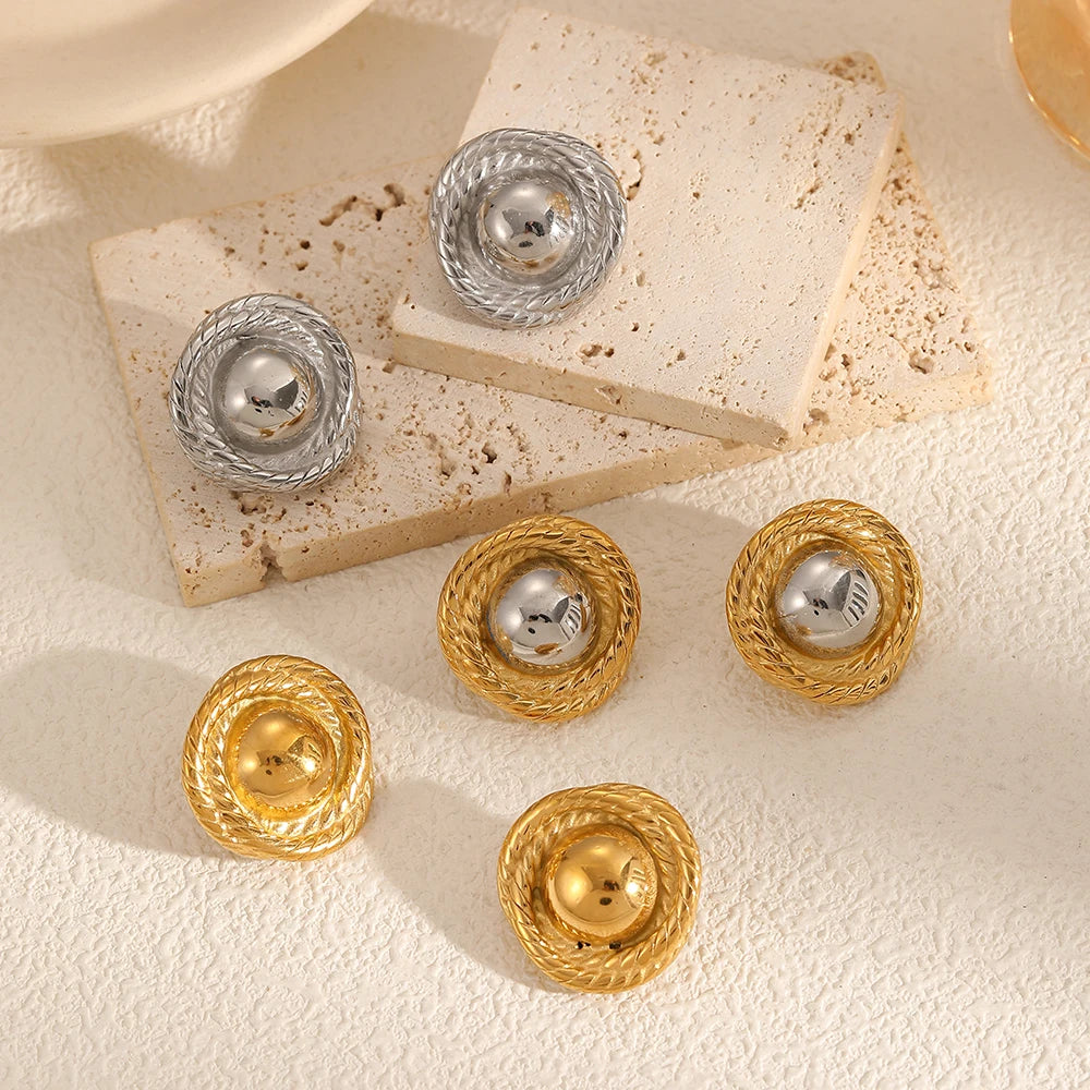 Brinco Redondo Texturizado Dourado Banhado a Ouro 18K