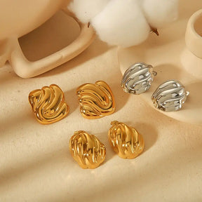Brinco Orgânico Escultural Banhado a Ouro 18K