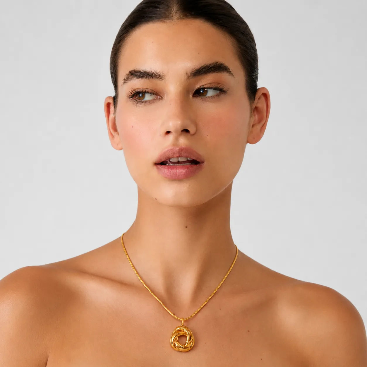 Colar Nó Dourado Elegance